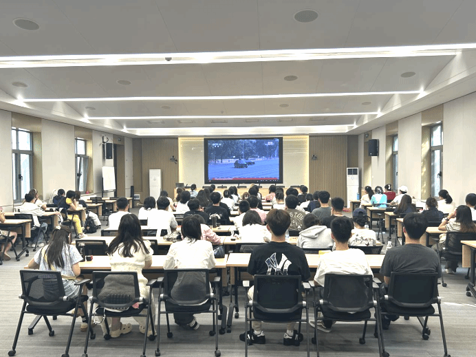 “铭记历史，砥砺前行”最新bbin官方平台直营网站组织“纪念中国人民抗日战争暨世界反法西斯战争胜利80周年”主题教育活动